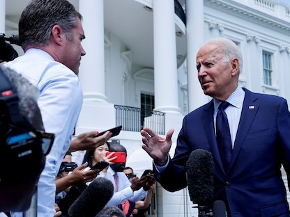 الرئيس الأميركي جو بايدن يتحدث إلى الصحافيين في البيت الأبيض، واشنطن، 16 يوليو 2021 - REUTERS