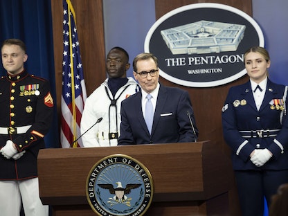 المتحدث الرسمي باسم وزارة الدفاع الأميركية (البنتاجون) جون كيربي في إفادة صحفية بمقر الوزارة في فيرجينيا بالولايات المتحدة- 2 مايو 2022 - AFP