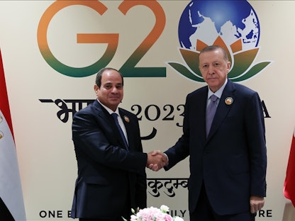 الرئيس التركي رجب طيب أردوغان يلتقي نظيره المصري عبد الفتاح السيسي على هامش قمة مجموعة العشرين في العاصمة الهندية نيودلهي. 10 سبتمبر 2023 - twitter/EGPresidency_AR