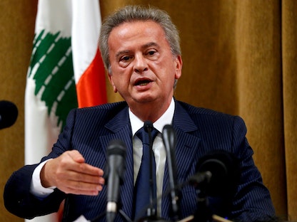 محافظ البنك المركزي اللبناني رياض سلامة يلقي كلمة خلال مؤتمر صحافي في البنك المركزي في بيروت- 11 نوفمبر 2019 - REUTERS