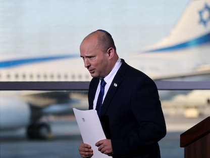رئيس الوزراء الإسرائيلي نفتالي بينيت في مطار بن غوريون الدولي -  تل أبيب - 22 يونيو 2021 - REUTERS