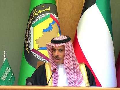 وزير الخارجية السعودي الأمير فيصل بن فرحان خلال مؤتمر صحافي في الرياض عقب انتهاء أعمال القمة الخليجية الـ42 - 14 ديسمبر 2021 