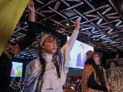 احتجاجات خلال خطاب رئيس الوزراء الكندي جاستن ترودو في افتتاح قمة التنوع الحيوي (COP15)  بمونتريال في كندا. 6 ديسمبر 2022 - REUTERS