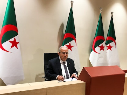 وزير الخارجية الجزائري رمطان لعمامرة خلال مؤتمر صحافي في الجزائر العاصمة، 24 أغسطس 2021 - REUTERS