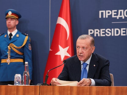 الرئيس التركي رجب طيب إردوغان في مؤتمر صحافي ببلجراد مع نظيره الصربي ألكسندر فوتشيتش. 7 سبتمبر 2022 - REUTERS