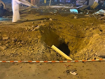 آثار الأضرار على إحدى الورش الصناعة في محافظة صامطة جراء القذيفة التي أطلقتها جماعة الحوثي - 24 ديسمبر 2021 - twitter.com/SPAregions