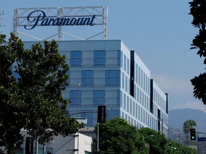 "وارنر براذرز " ترفض عرضاً جديداً من "باراماونت".. وتتمسك بـ"نتفليكس"