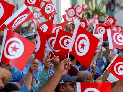 متظاهرون ضد مشروع الاستفتاء على الدستور الجديد في تونس العاصمة. تونس. 23 يوليو 2022. - REUTERS