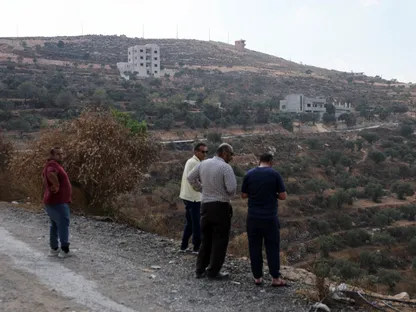 "إرهاب المستوطنين" يتواصل ضد الفلسطينيين بالضفة.. ونتنياهو: مشاغبون