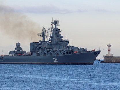 الطراد الروسي "موسكفا" في ميناء سيفاستوبول بشبه جزيرة القرم بعد تعقبه سفناً حربية تابعة للناتو في البحر الأسود - 16 نوفمبر 2021 - REUTERS
