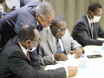 وفد الحكومة الانتقالية السودانية في مفاوضات السلام بجوبا.  - facebook.com/TransitionalSovereigntyCouncil