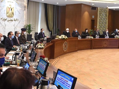 مجلس الوزراء المصري في أول اجتماع بمقره في العاصمة الإدارية الجديدة، القاهرة - 23 ديسمبر 2021. - facebook/EgyptianCabinet