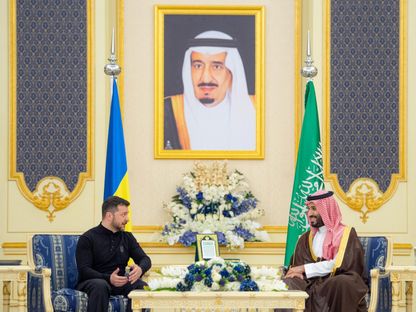 ولي العهد السعودي الأمير محمد بن سلمان خلال لقائه الرئيس الأوكراني فولوديمير زيلينسكي في مدينة جدة. 10 مارس 2025 - REUTERS