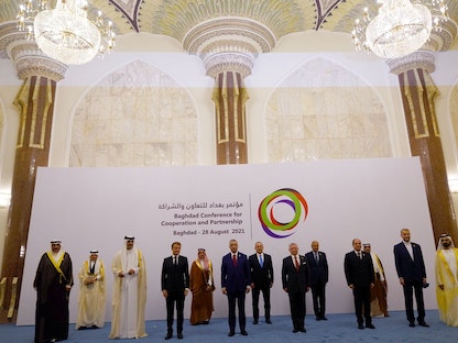 القادة المشاركون في قمة بغداد في صورة تذكارية. 28 أغسطس 2021 - REUTERS