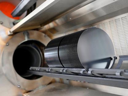 بعد أزمة عالمية في صناعة السيارات.. الصين تخفف قيود رقائق "نيكسبيريا"