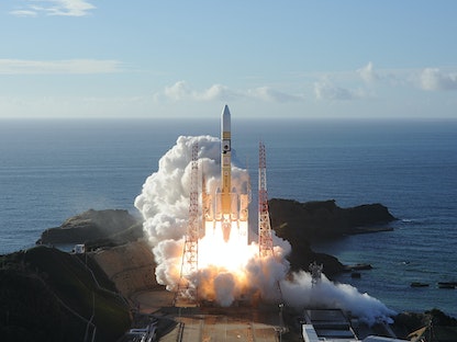 عملية إطلاق الصاروخ الذي يحمل مسبار الأمل الإماراتي في رحلته إلى مدار كوكب المريخ - 20 يوليو 2020 - AFP