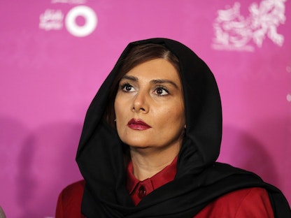 الممثلة الإيرانية هنغامه غازياني خلال الدورة 34 لمهرجان فجر السينمائي - طهران - 3 فبراير 2016  - AFP