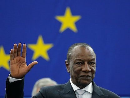 الرئيس الغيني السابق ألفا كوندي خلال مناقشة في البرلمان الأوروبي في ستراسبورج، فرنسا- 29 مايو 2018. - REUTERS