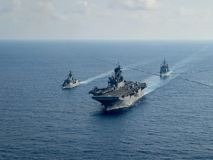 سفن حربية أميركية وأسترالية تبحر في بحر الصين الجنوبي - 18 أبريل 2020 - REUTERS