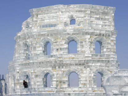 "كولوسيوم" جليدي على جبال الهيمالايا الهندية