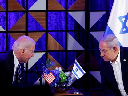 الرئيس الأميركي جو بايدن خلال اجتماع مع رئيس الوزراء الإسرائيلي بنيامين نتنياهو في تل أبيب. 18 أكتوبر 2023 - REUTERS