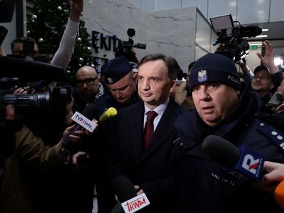 المجر تمنح اللجوء لوزير بولندي سابق وتثير غضب وارسو