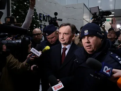 المجر تمنح اللجوء لوزير بولندي سابق وتثير غضب وارسو