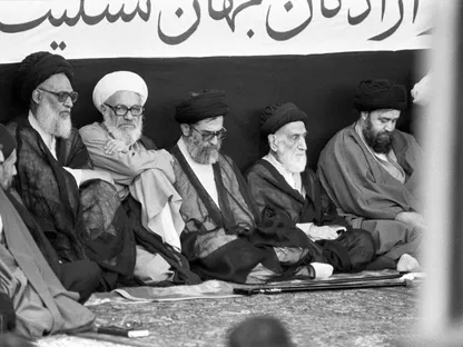 من رئاسة الجمهورية إلى منصب المرشد.. محطات في حياة خامنئي