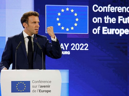 الرئيس الفرنسي إيمانويل ماكرون خلال مؤتمر مستقبل أوروبا في مدينة ستراسبورج الفرنسية - 9 مايو 2022 - AFP