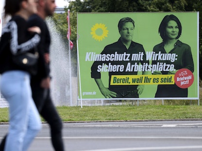 ملصق انتخابي لـ"حزب الخضر" في برلين - 16 أغسطس 2021 - Bloomberg