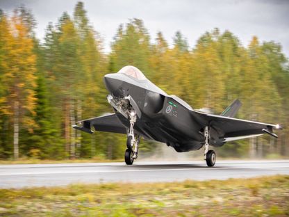 مقاتلة أميركية من الجيل الخامس (F-35) تهبط في تيرفو بفنلندا. 21 سبتمبر 2023 - Reuters