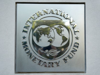 شعار صندوق النقد الدولي في المقر الرئيسي للصندوق في واشنطن. - REUTERS