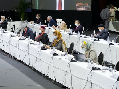عدد من المشاركين في جلسات الحوار السياسي الليبي التي تنعقد في سويسرا برعاية أممية- 3 فبراير 2021 - UN Photo