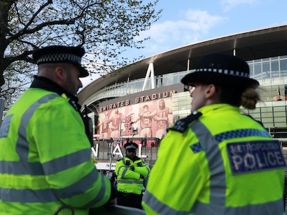 عنصران من شرطة متروبوليتان في العاصمة البريطانية لندن  - REUTERS