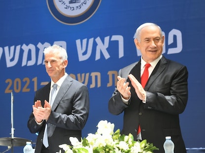 رئيس الوزراء الإسرائيلي بنيامين نتنياهو ومدير الموساد الجديد ديفيد برنيع - twitter/Israelipm_ar