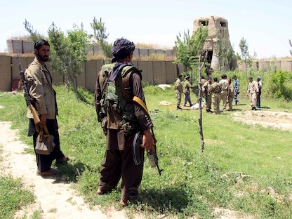 جماعات مسلحة أفغانية في منطقة شاردارا بقندوز الأفغانية. - REUTERS