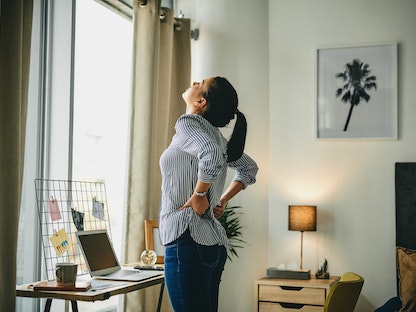 عوامل عديدة تؤدي إلى تفاقم آلام الظهر - Getty