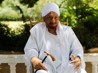 زعيم حزب الأمة السوداني الصادق المهدي خلال مقابلة مع "رويترز" في الخرطوم - أبريل 2019 - REUTERS