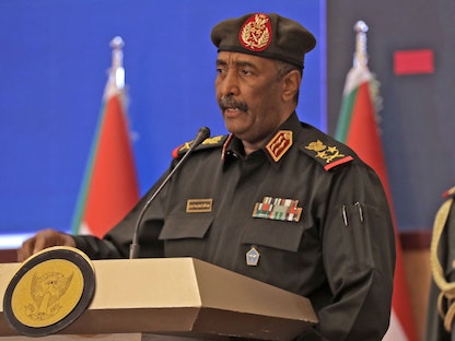 رئيس المجلس السيادي الانتقالي في السودان عبد الفتاح البرهان يتحدث خلال الإعلان عن الاتفاق السياسي. 21 نوفمبر 2021. - AFP