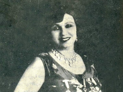 الفنانة منيرة المهدية