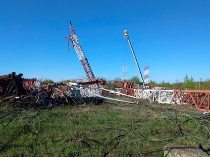 أبراج لاسلكية مدمرة بالقرب من ماياك بإقليم ترانسنيستريا بعد تفجيرها - 26 إبريل 2022 - REUTERS