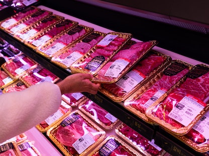 متجر لبيع اللحوم الحمراء في مدينة إنتشون بكوريا الجنوبية - 18 فبراير 2022 - Bloomberg