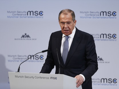 وزير الخارجية الروسي سيرجي لافروف يتحدث خلال مؤتمر ميونيخ للأمن - 15 فبراير 2020 - Bloomberg