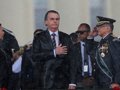 الرئيس البرازيلي جاير بولسونارو خلال احتفال بعيد الجيش في برازيليا - 17 أبريل 2019 - REUTERS