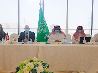 جانب من اجتماع سفراء السعودية والإمارات وبريطانيا والولايات المتحدة لبحث الأوضاع الاقتصادية في اليمن - واس