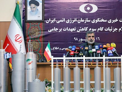 المتحدث باسم منظمة الطاقة الذرية الإيرانية بهروز كمالوندي يتحدث خلال مؤتمر صحافي في طهران. 7 سبتمبر 2019 - WANA via REUTERS