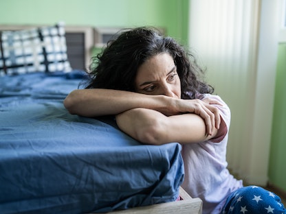 القلق أحد أبرز أعراض الانسحاب من تناول مضادات الاكتئاب - Getty Images