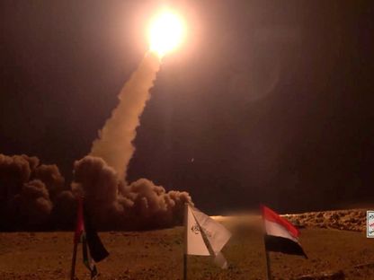 لقطات نشرتها وسائل إعلام تابعة للحوثيين في اليمن تظهر إطلاق صاروخ باتجاه إسرائيل من موقع غير معروف. 19 ديسمبر 2024 - REUTERS
