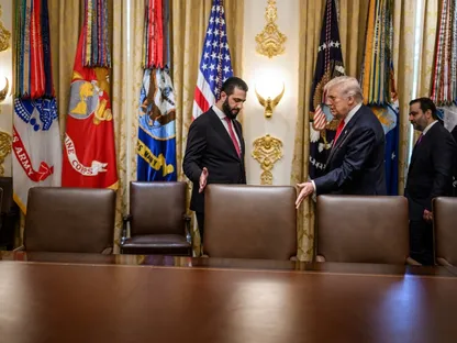 الرئيس الأميركي دونالد ترمب يستقبل الرئيس السوري أحمد الشرع في البيت الأبيض. 10 نوفمبر 2025 - @realDonaldTrump