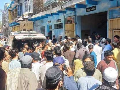 باكستان.. انهيار سقف مدرسة يودي بحياة معلمة و32 طالباً
